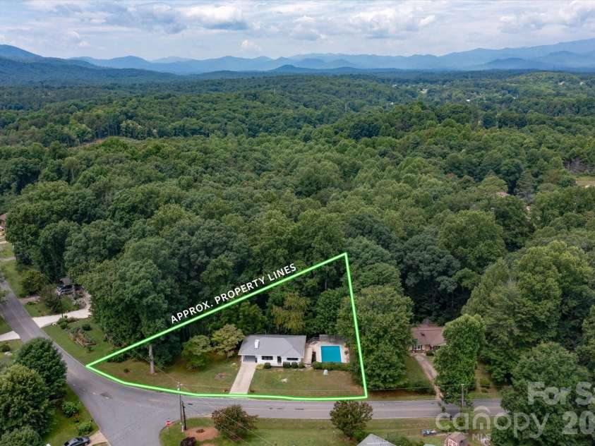 550 Arrowhead Trail, Marion, NC 28752.  MLS# CAR4396200, YatesRealty ID 33593. 