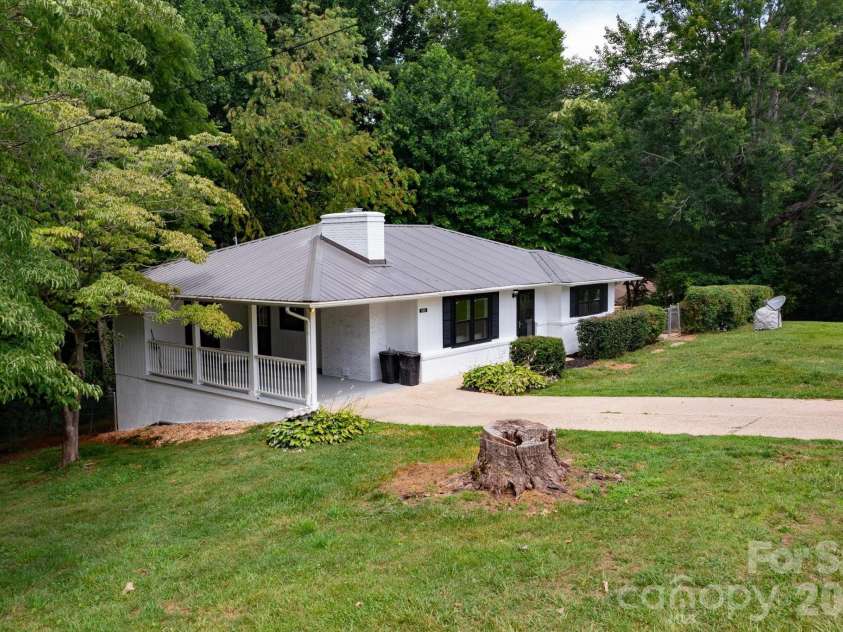 550 Arrowhead Trail, Marion, NC 28752.  MLS# CAR4396200, YatesRealty ID 33593. 