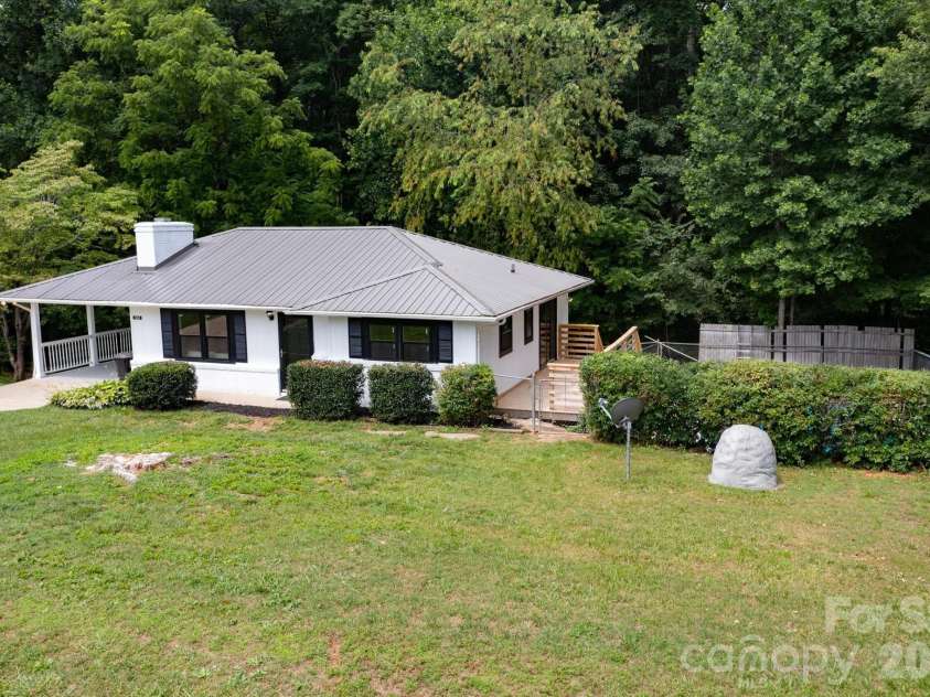 550 Arrowhead Trail, Marion, NC 28752.  MLS# CAR4396200, YatesRealty ID 33593. 