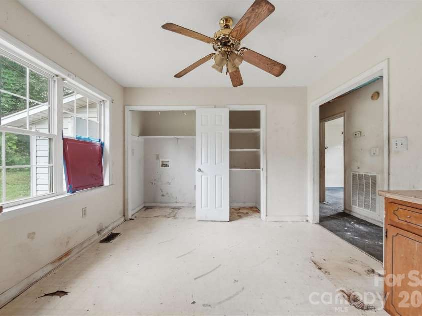 2130 Haven Circle, Lenoir, NC 28645.  MLS# CAR4389156, YatesRealty ID 33594. 