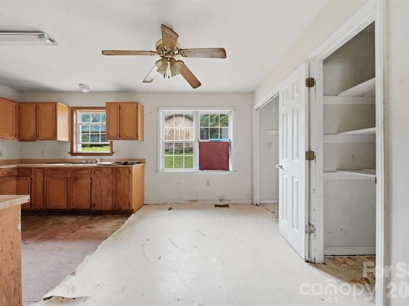 2130 Haven Circle, Lenoir, NC 28645.  MLS# CAR4389156, YatesRealty ID 33594. 