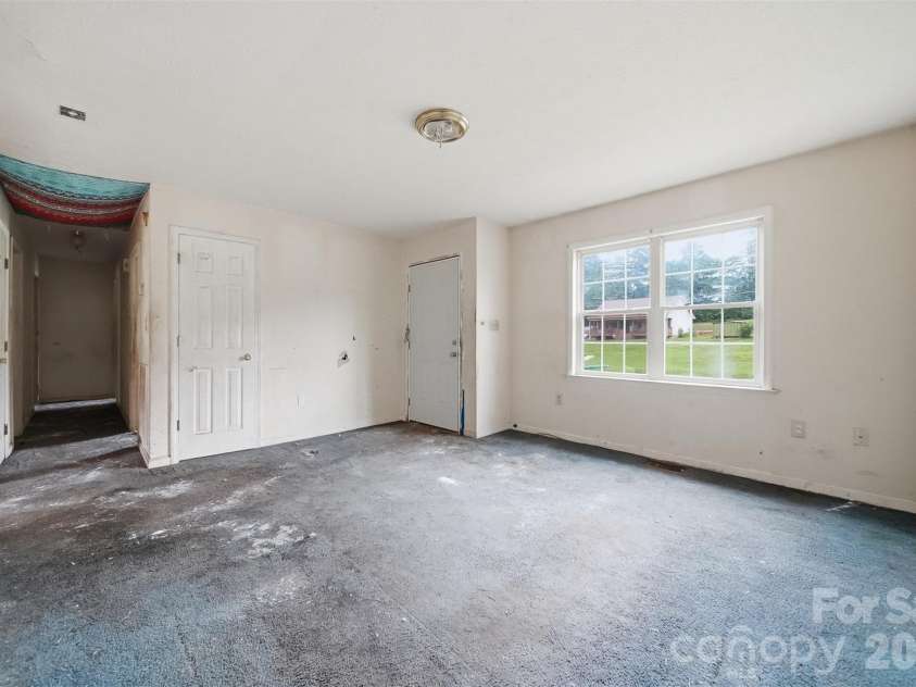 2130 Haven Circle, Lenoir, NC 28645.  MLS# CAR4389156, YatesRealty ID 33594. 