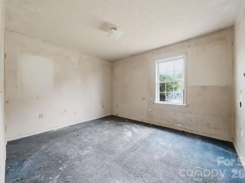 2130 Haven Circle, Lenoir, NC 28645.  MLS# CAR4389156, YatesRealty ID 33594. 