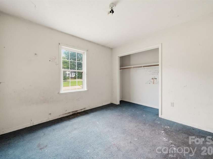 2130 Haven Circle, Lenoir, NC 28645.  MLS# CAR4389156, YatesRealty ID 33594. 