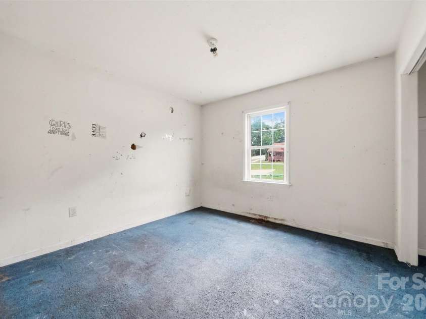 2130 Haven Circle, Lenoir, NC 28645.  MLS# CAR4389156, YatesRealty ID 33594. 