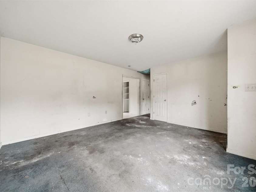 2130 Haven Circle, Lenoir, NC 28645.  MLS# CAR4389156, YatesRealty ID 33594. 