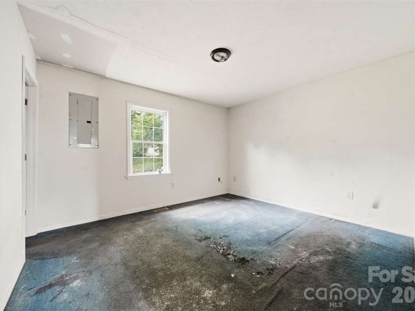 2130 Haven Circle, Lenoir, NC 28645.  MLS# CAR4389156, YatesRealty ID 33594. 