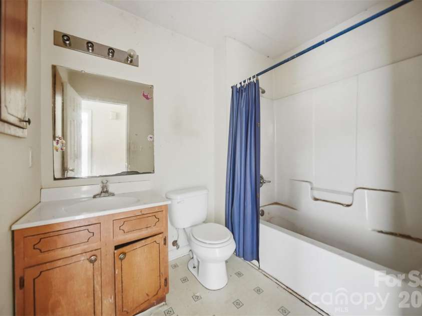 2130 Haven Circle, Lenoir, NC 28645.  MLS# CAR4389156, YatesRealty ID 33594. 