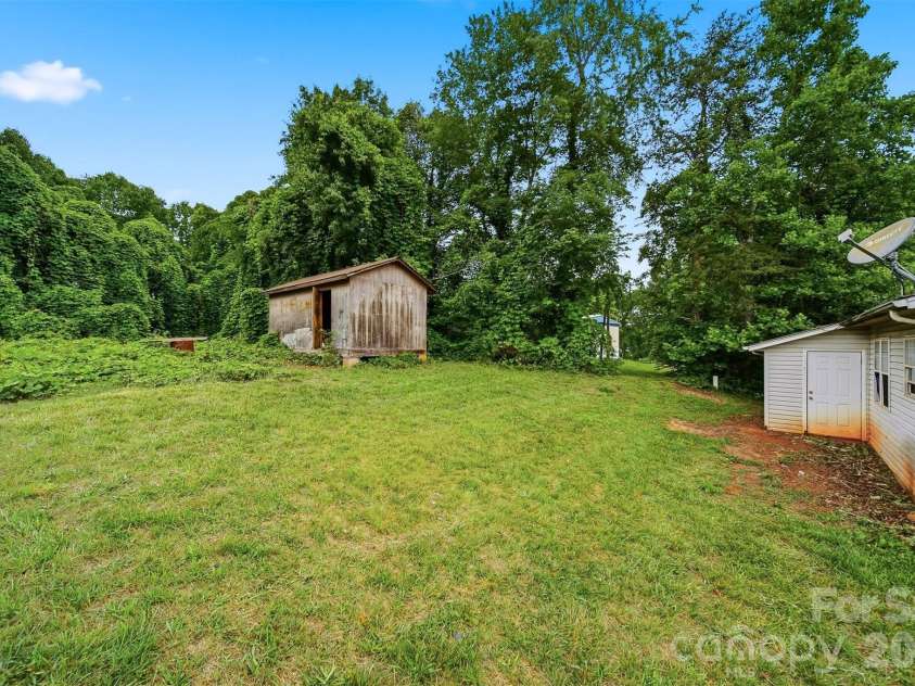 2130 Haven Circle, Lenoir, NC 28645.  MLS# CAR4389156, YatesRealty ID 33594. 
