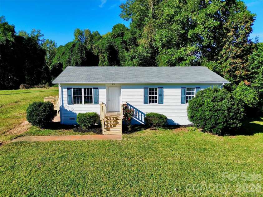 2130 Haven Circle, Lenoir, NC 28645.  MLS# CAR4426483, YatesRealty ID 33594. 