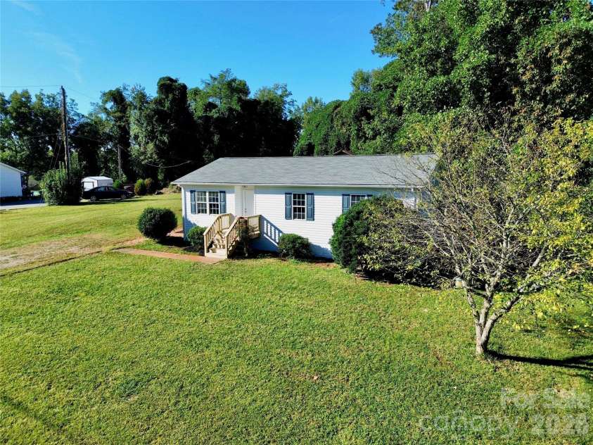2130 Haven Circle, Lenoir, NC 28645.  MLS# CAR4426483, YatesRealty ID 33594. 