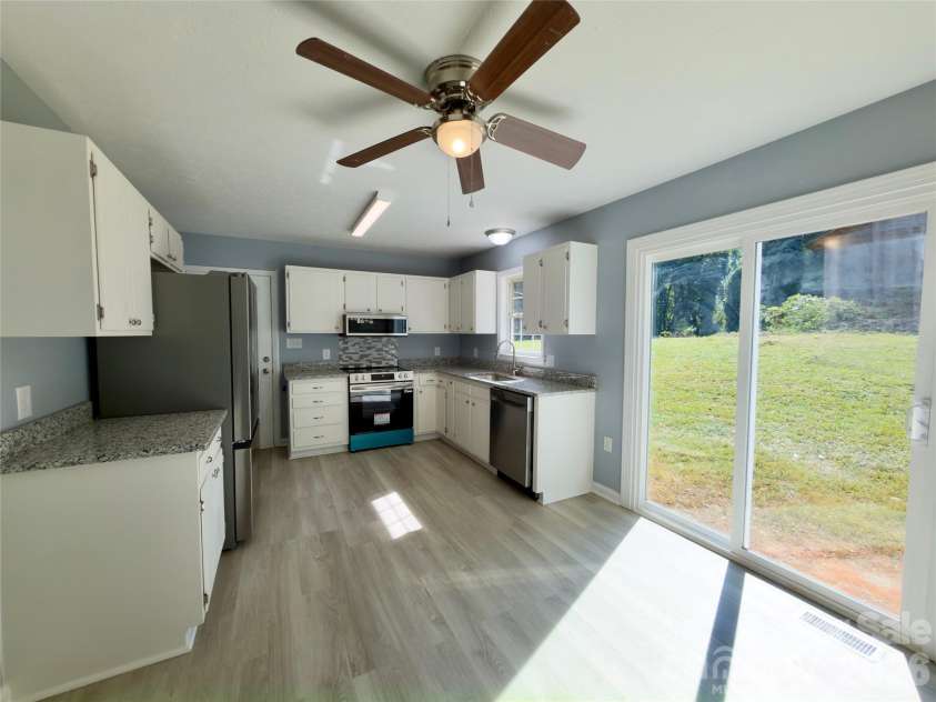 2130 Haven Circle, Lenoir, NC 28645.  MLS# CAR4426483, YatesRealty ID 33594. 