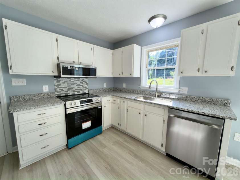 2130 Haven Circle, Lenoir, NC 28645.  MLS# CAR4426483, YatesRealty ID 33594. 