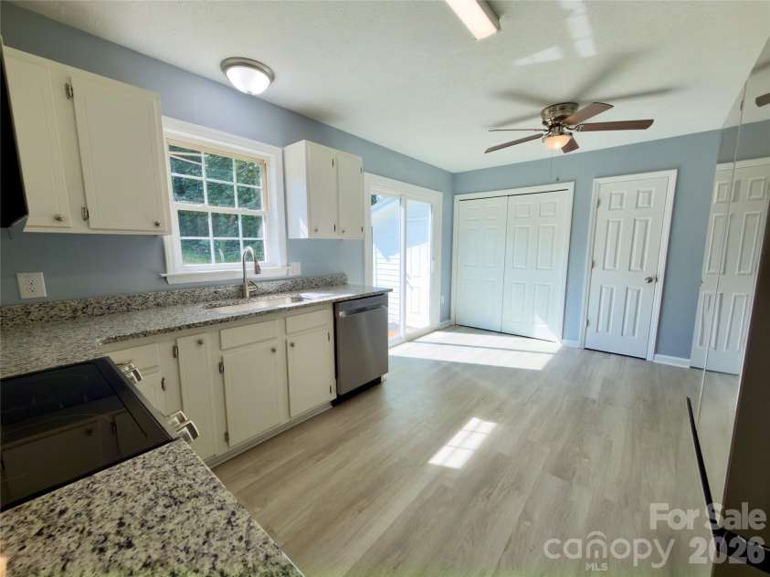 2130 Haven Circle, Lenoir, NC 28645.  MLS# CAR4426483, YatesRealty ID 33594. 