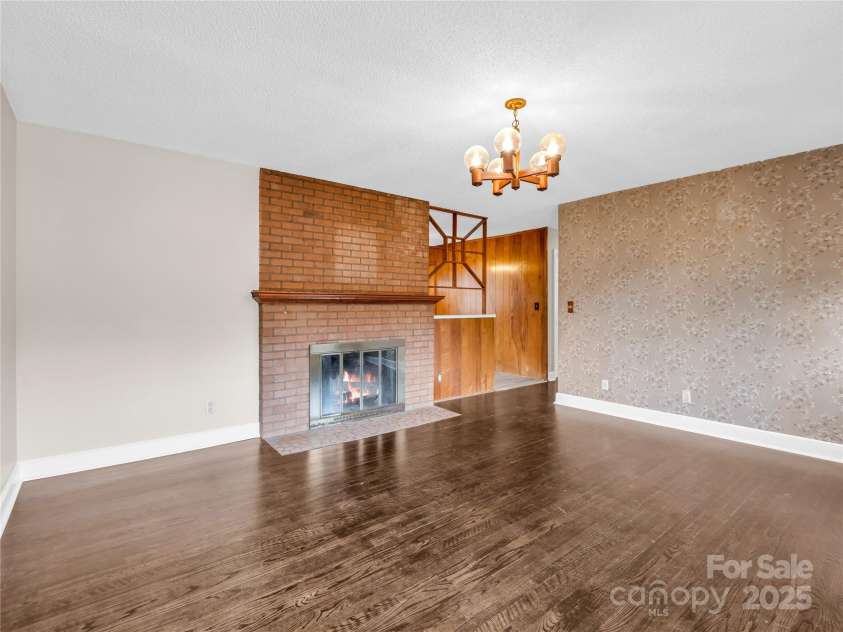 202 Kenwood Drive, Shelby, NC 28150.  MLS# CAR4291896, YatesRealty ID 33595. 