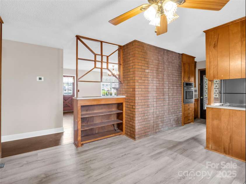 202 Kenwood Drive, Shelby, NC 28150.  MLS# CAR4291896, YatesRealty ID 33595. 