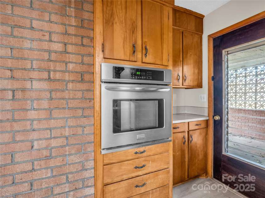 202 Kenwood Drive, Shelby, NC 28150.  MLS# CAR4291896, YatesRealty ID 33595. 