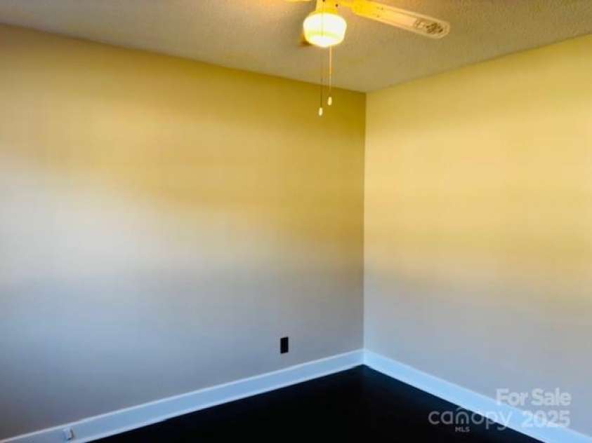 202 Kenwood Drive, Shelby, NC 28150.  MLS# CAR4291896, YatesRealty ID 33595. 