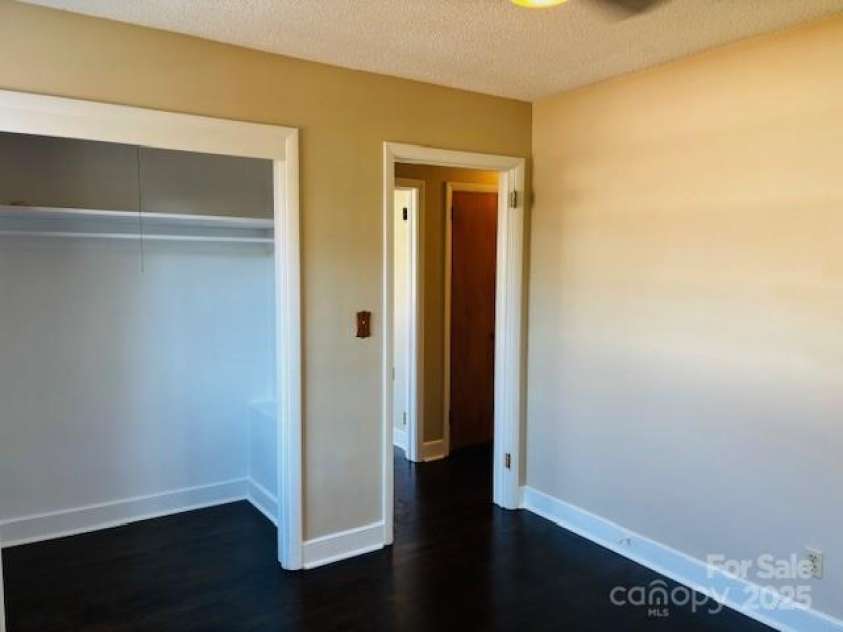 202 Kenwood Drive, Shelby, NC 28150.  MLS# CAR4291896, YatesRealty ID 33595. 