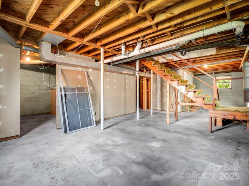 202 Kenwood Drive, Shelby, NC 28150.  MLS# CAR4291896, YatesRealty ID 33595. 