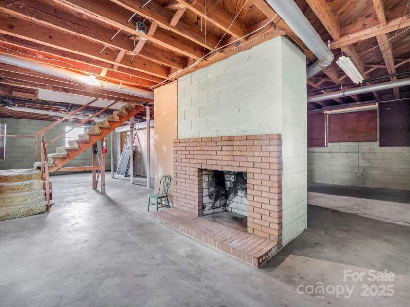 202 Kenwood Drive, Shelby, NC 28150.  MLS# CAR4291896, YatesRealty ID 33595. 