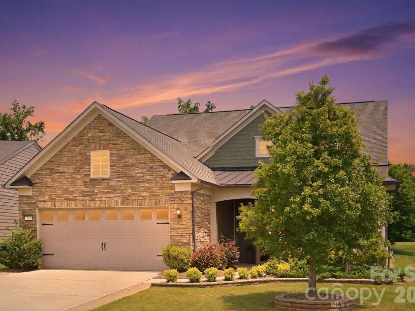 2336 Delaney Drive, Fort Mill, SC 29715.  MLS# CAR4390097, YatesRealty ID 33595. Front of home