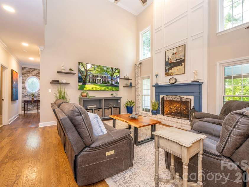 15916 Northstone Drive, Huntersville, NC 28078.  MLS# CAR4395989, YatesRealty ID 33596. 