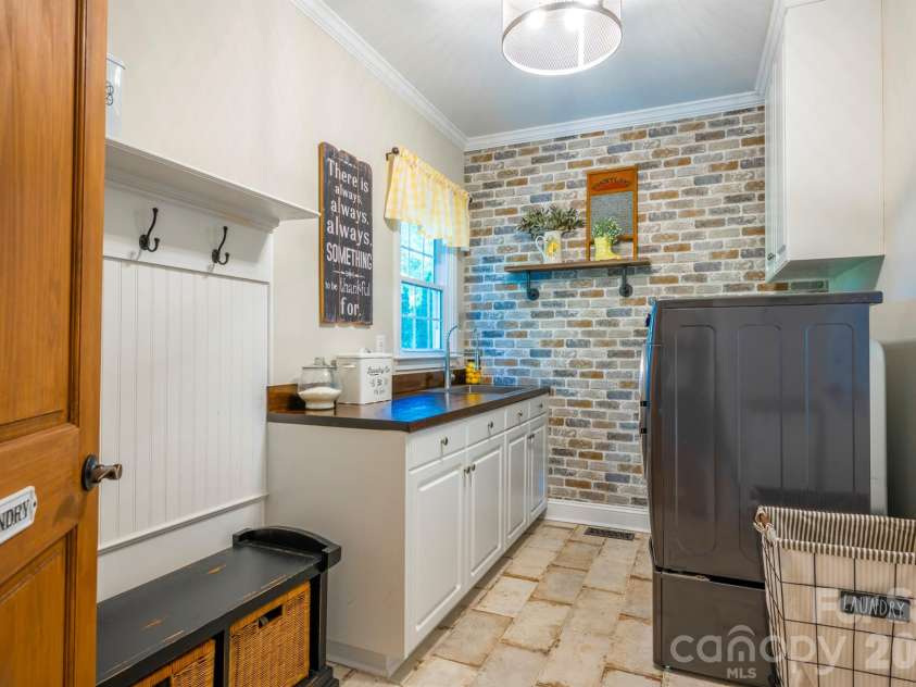 15916 Northstone Drive, Huntersville, NC 28078.  MLS# CAR4395989, YatesRealty ID 33596. 