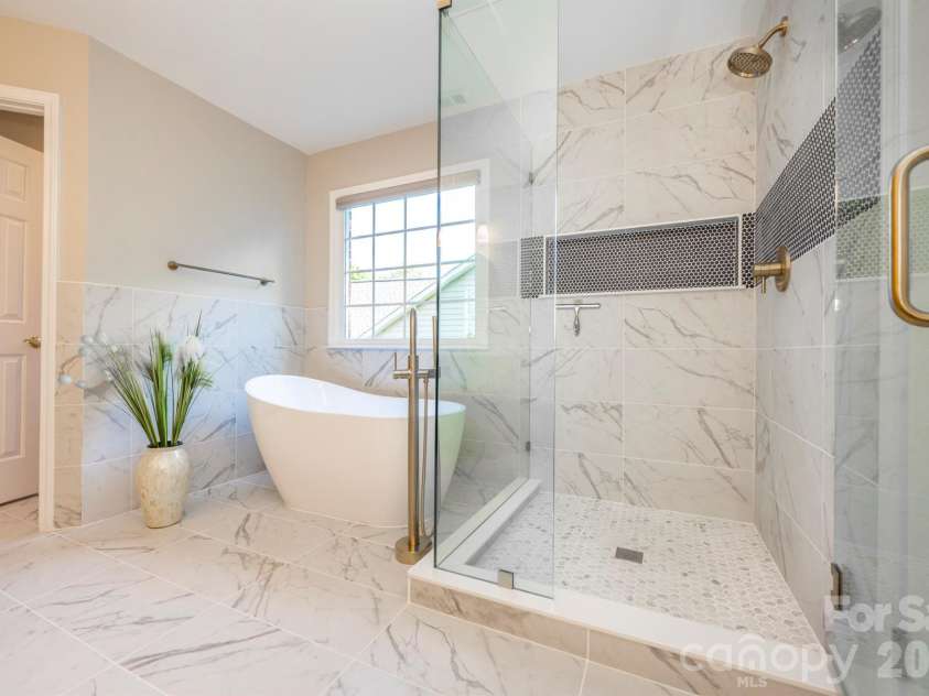15916 Northstone Drive, Huntersville, NC 28078.  MLS# CAR4395989, YatesRealty ID 33596. 