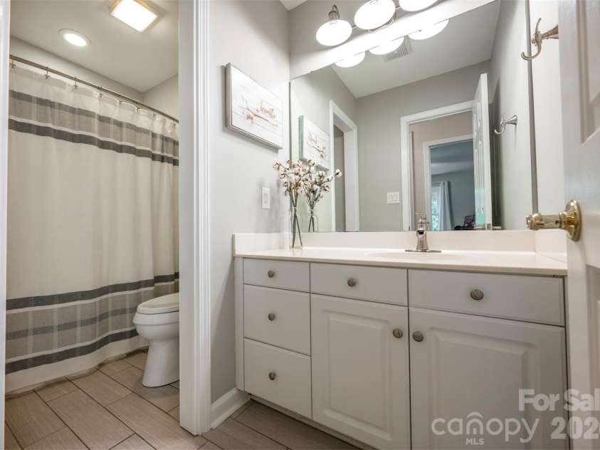15916 Northstone Drive, Huntersville, NC 28078.  MLS# CAR4395989, YatesRealty ID 33596. 