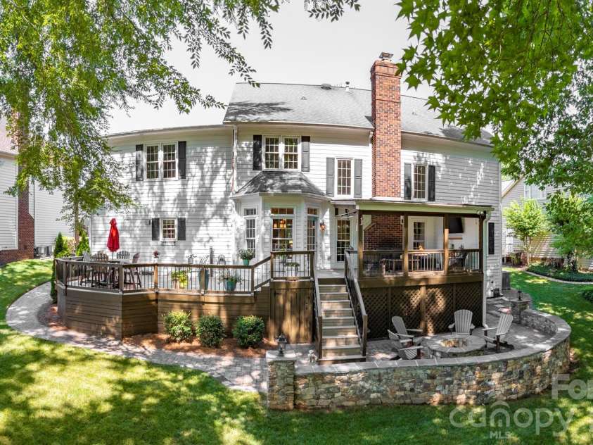 15916 Northstone Drive, Huntersville, NC 28078.  MLS# CAR4395989, YatesRealty ID 33596. 
