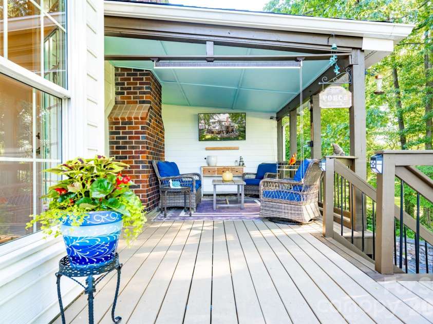 15916 Northstone Drive, Huntersville, NC 28078.  MLS# CAR4395989, YatesRealty ID 33596. 