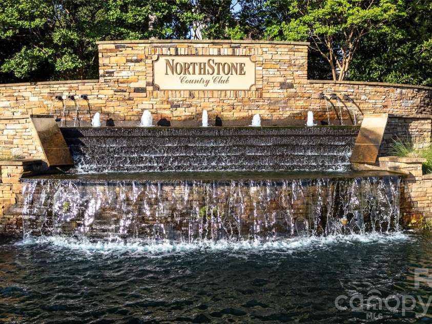 15916 Northstone Drive, Huntersville, NC 28078.  MLS# CAR4395989, YatesRealty ID 33596. 