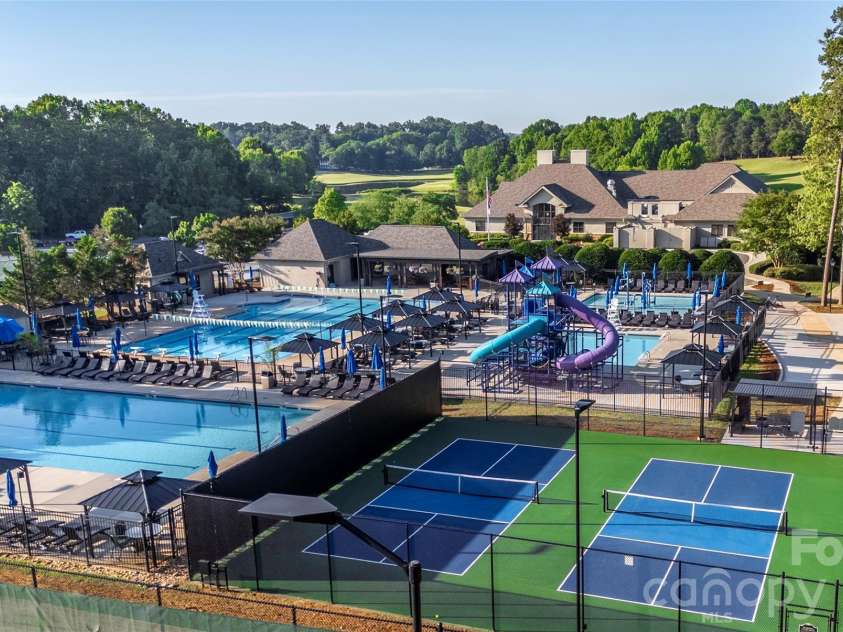 15916 Northstone Drive, Huntersville, NC 28078.  MLS# CAR4395989, YatesRealty ID 33596. 