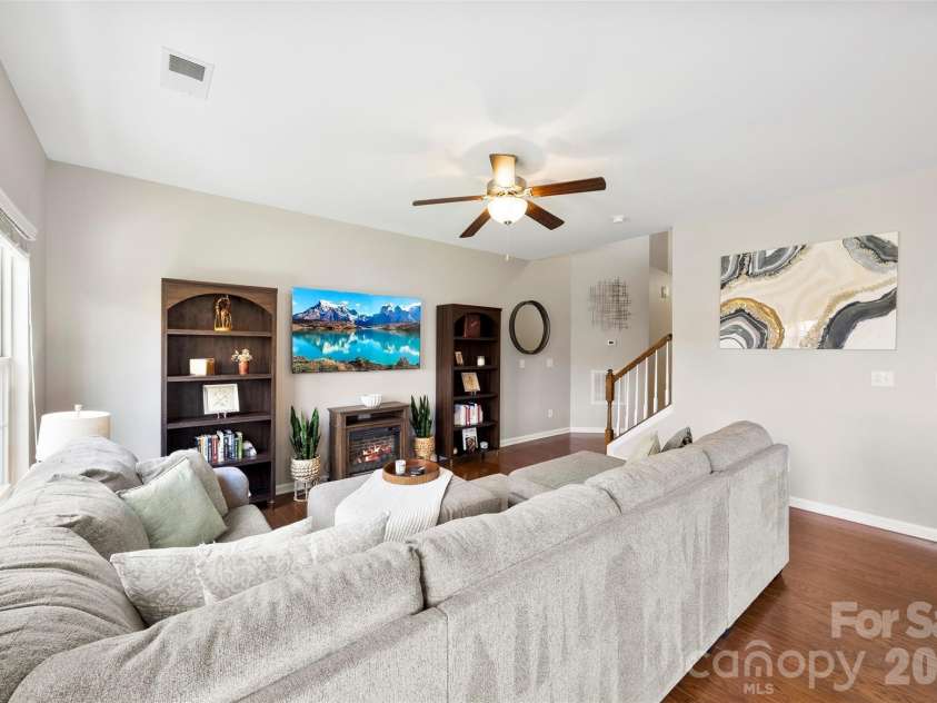3216 Morgan Clark Road, Charlotte, NC 28208.  MLS# CAR4393148, YatesRealty ID 33598. 