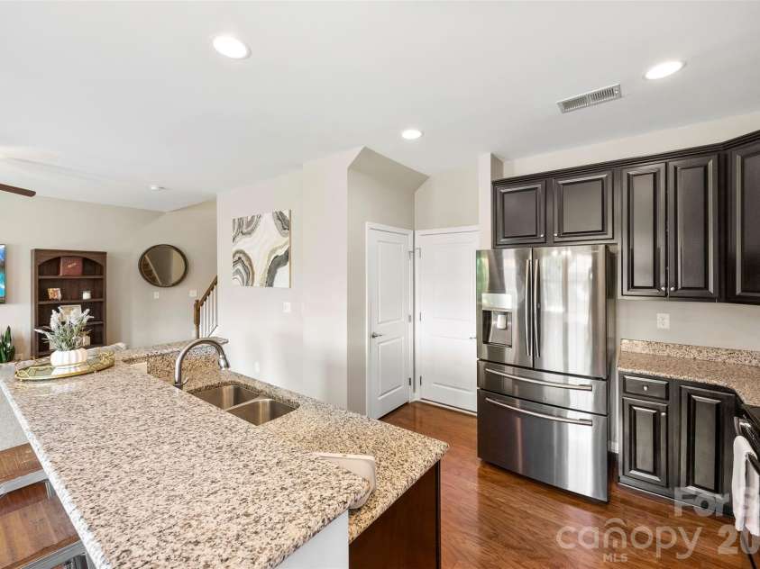 3216 Morgan Clark Road, Charlotte, NC 28208.  MLS# CAR4393148, YatesRealty ID 33598. 