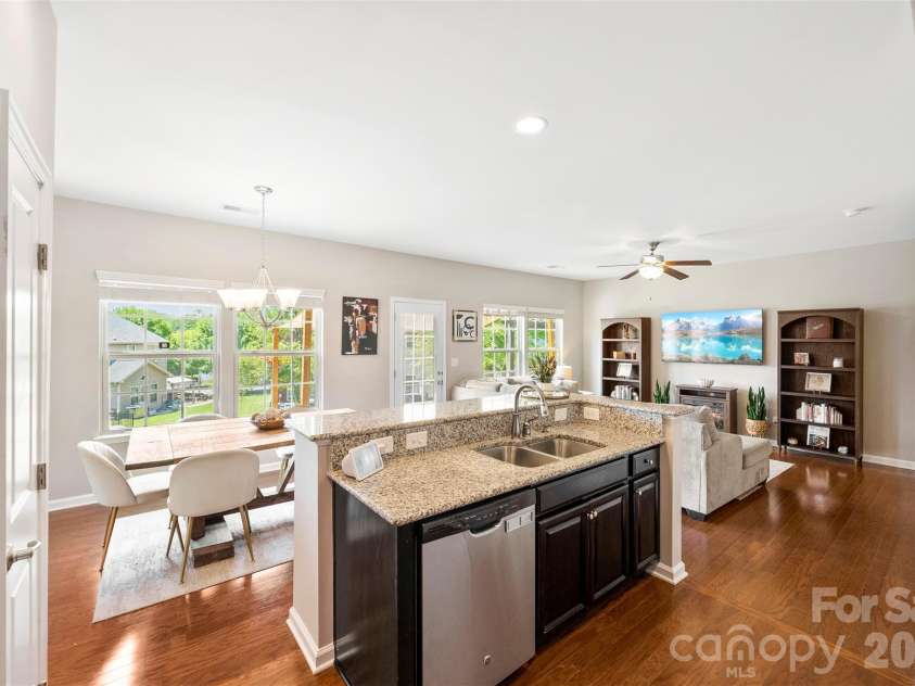 3216 Morgan Clark Road, Charlotte, NC 28208.  MLS# CAR4393148, YatesRealty ID 33598. 