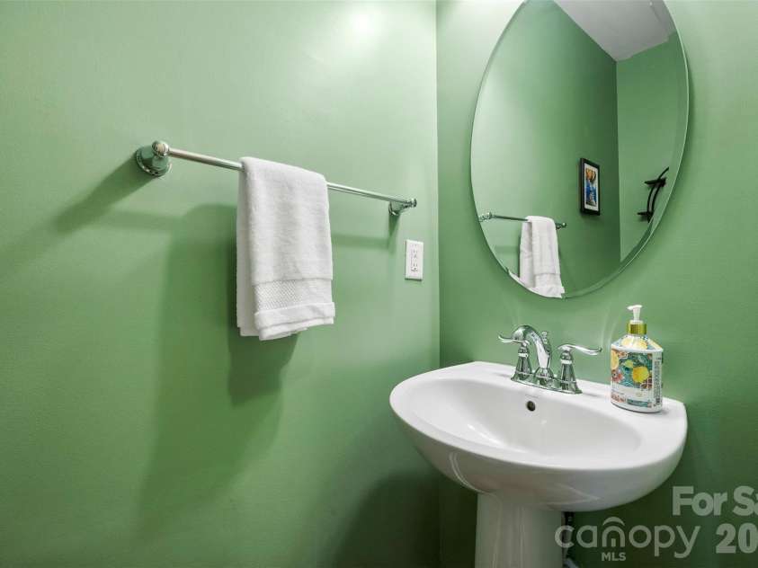 3216 Morgan Clark Road, Charlotte, NC 28208.  MLS# CAR4393148, YatesRealty ID 33598. Half Bathroom Main Level