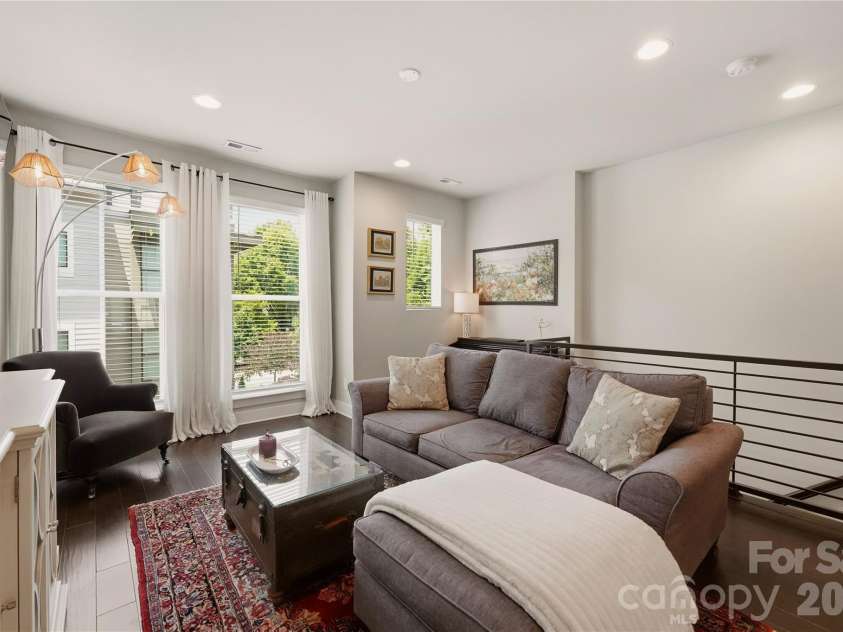 1747 Cannon View Lane, Charlotte, NC 28208.  MLS# CAR4389872, YatesRealty ID 33599. 