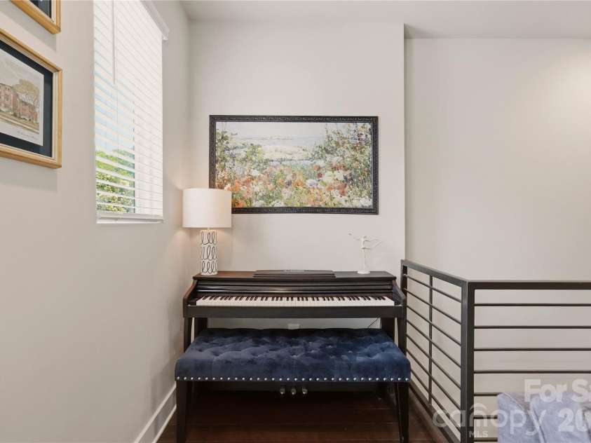 1747 Cannon View Lane, Charlotte, NC 28208.  MLS# CAR4389872, YatesRealty ID 33599. 