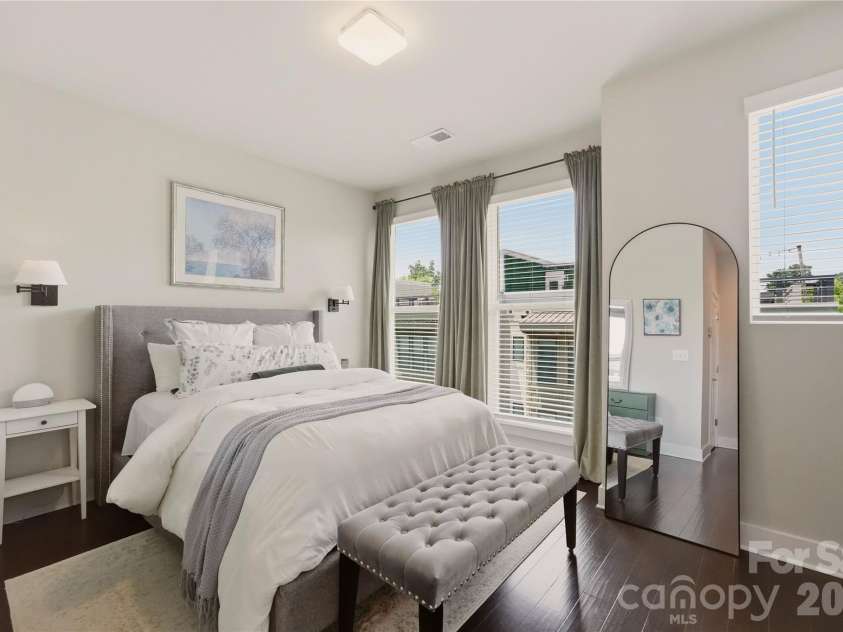 1747 Cannon View Lane, Charlotte, NC 28208.  MLS# CAR4389872, YatesRealty ID 33599. 
