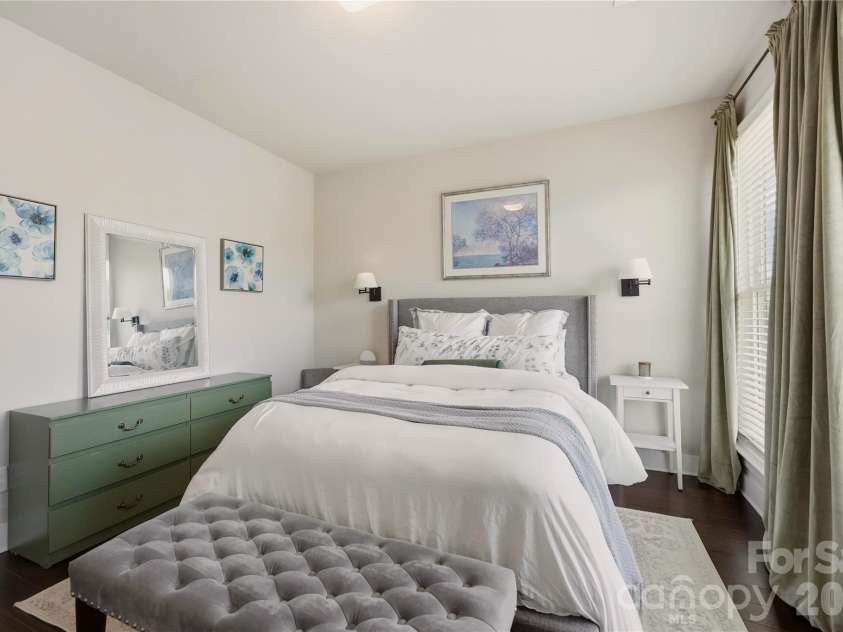 1747 Cannon View Lane, Charlotte, NC 28208.  MLS# CAR4389872, YatesRealty ID 33599. 