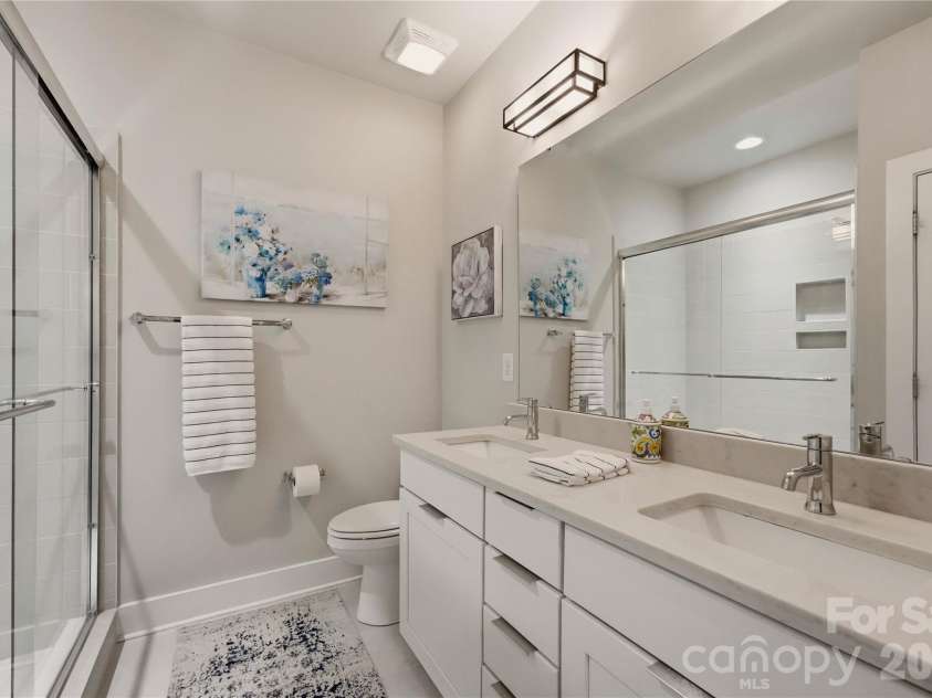 1747 Cannon View Lane, Charlotte, NC 28208.  MLS# CAR4389872, YatesRealty ID 33599. 