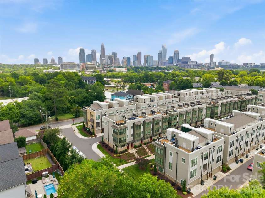 1747 Cannon View Lane, Charlotte, NC 28208.  MLS# CAR4389872, YatesRealty ID 33599. 