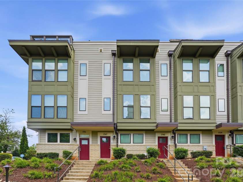 1747 Cannon View Lane, Charlotte, NC 28208.  MLS# CAR4389872, YatesRealty ID 33599. 