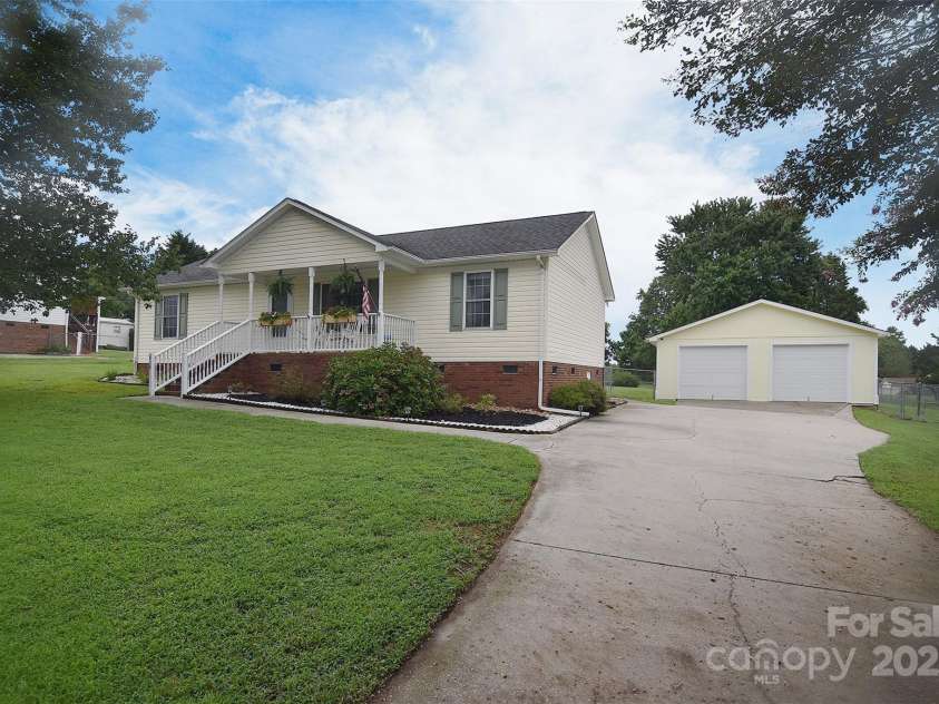 418 Pigeon Lane, York, SC 29745.  MLS# CAR4291634, YatesRealty ID 33599. 