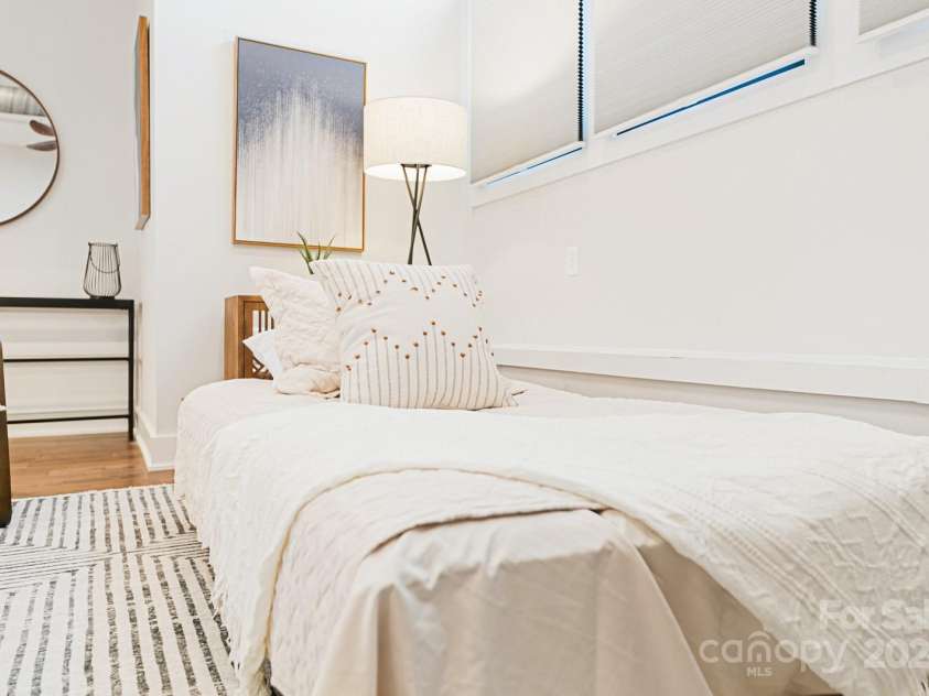 122 College Street, Asheville, NC 28801.  MLS# CAR4208358, YatesRealty ID 336. 