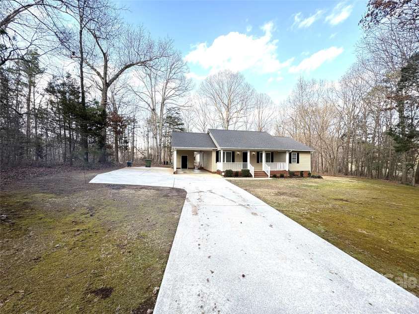 275 Holiday Road, Lancaster, SC 29720.  MLS# CAR4354343, YatesRealty ID 3360. 