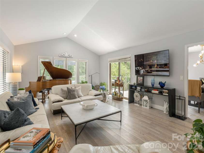 30 Fairway Drive, Etowah, NC 28729.  MLS# CAR4342625, YatesRealty ID 3360. Great Room