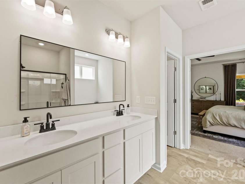 3014 Oxtail Court, Rock Hill, SC 29732.  MLS# CAR4396308, YatesRealty ID 33600. Primary Bathroom